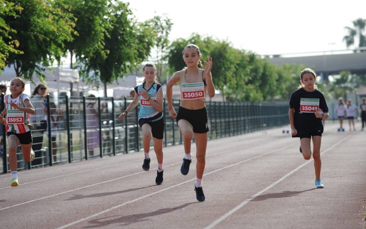 Karşıyaka’da bayram coşkusu sahalarda yaşanacak