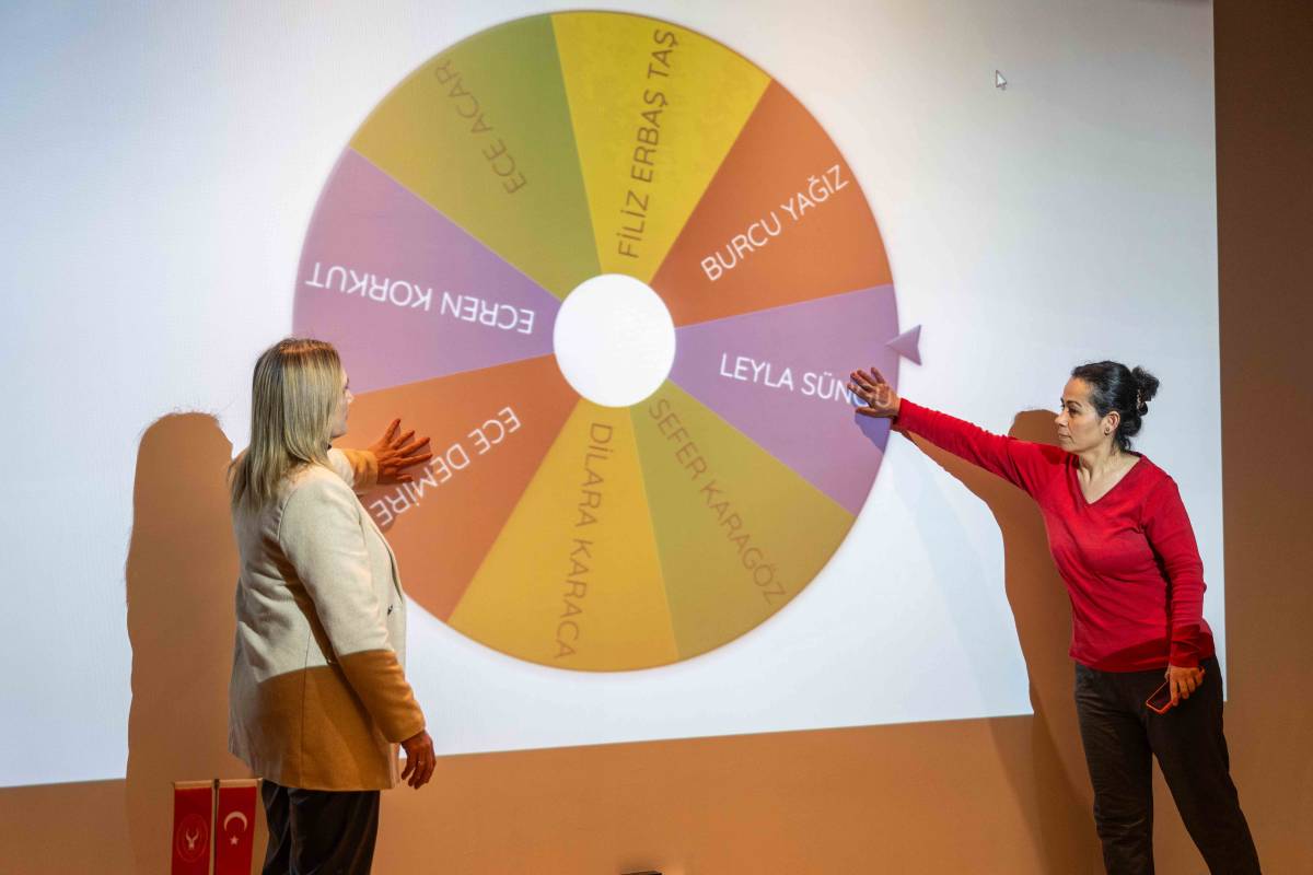 Bornova’da “Dijital Torun” Köprüsü