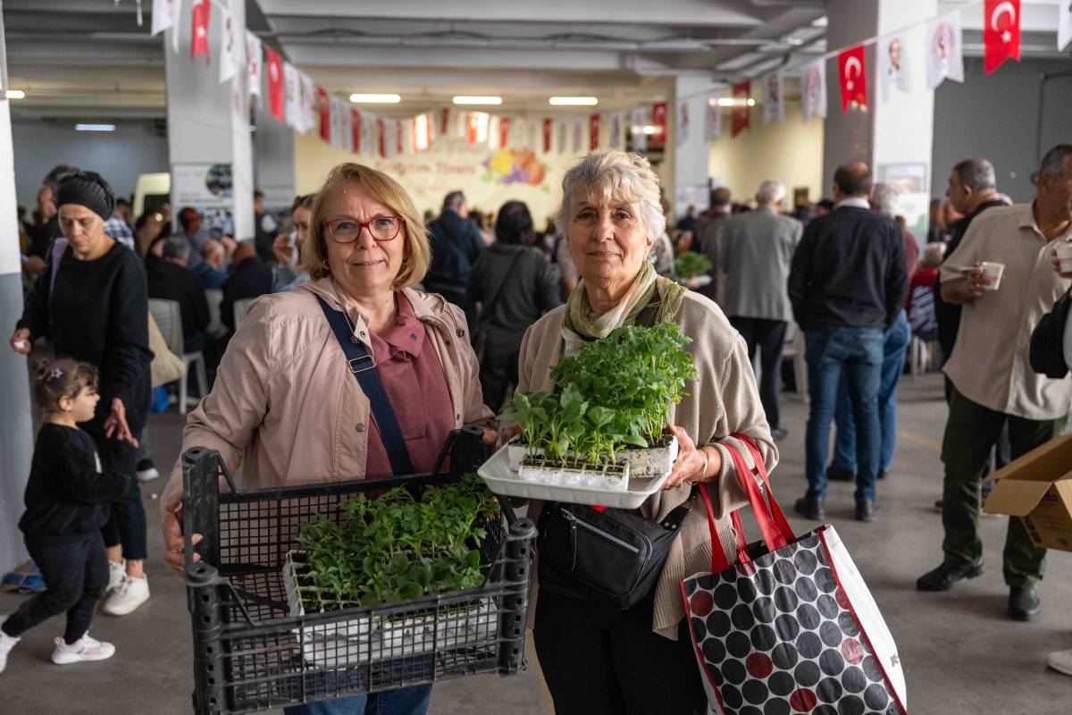 Bornova’da toprağa can, üreticiye destek