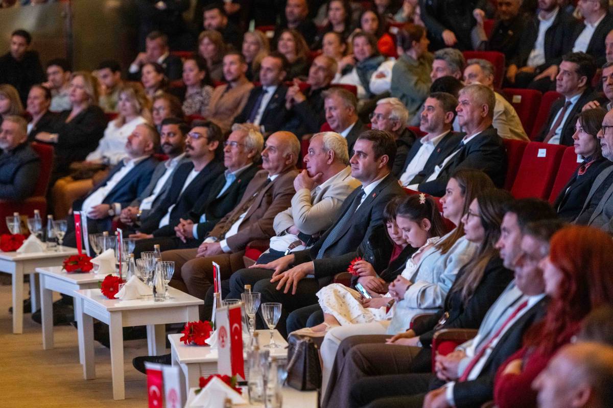 Bornova’da 2 yılın görkemli tablosu