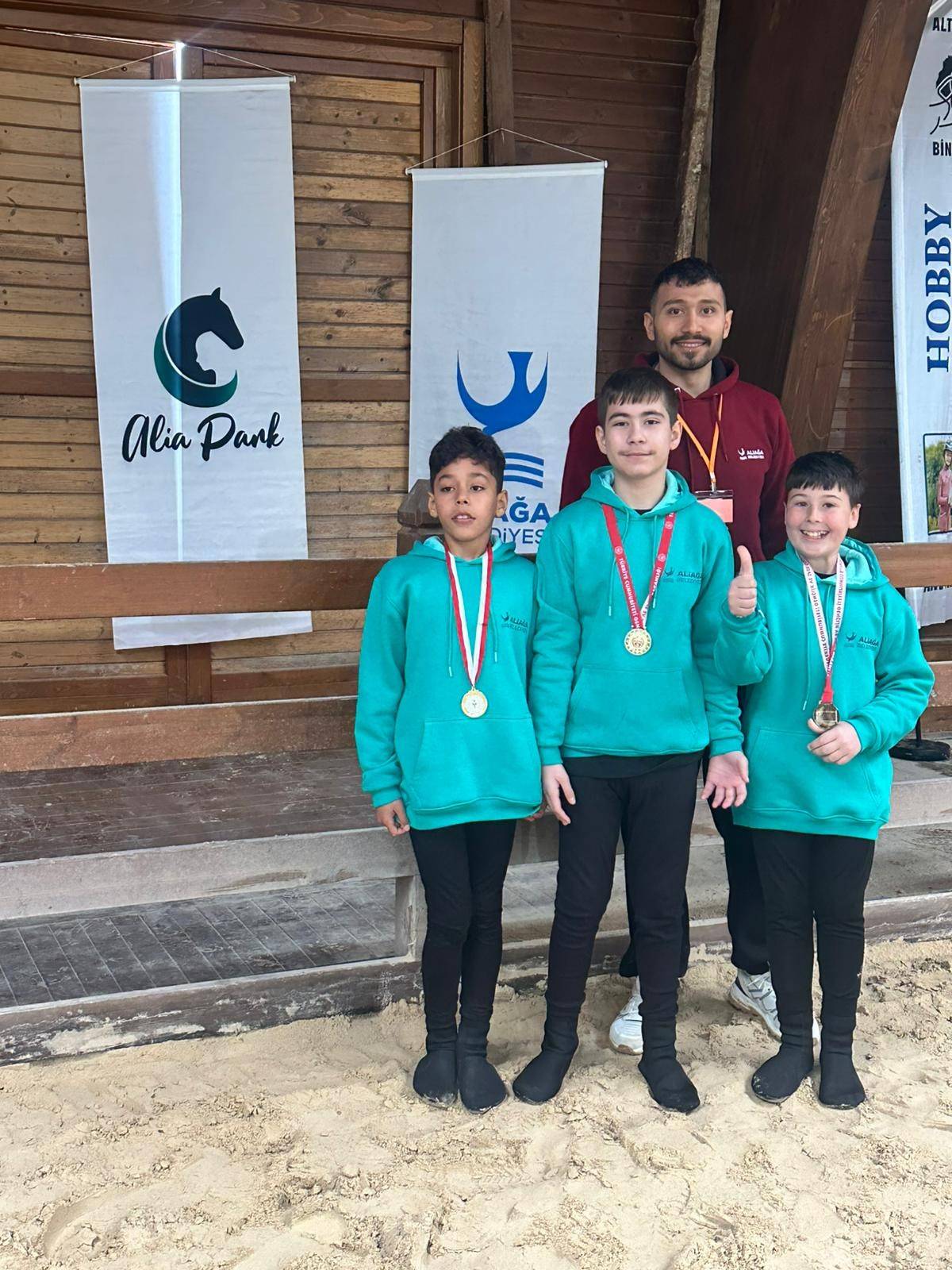 Aliağa'nın özel sporcularından çifte şampiyonluk