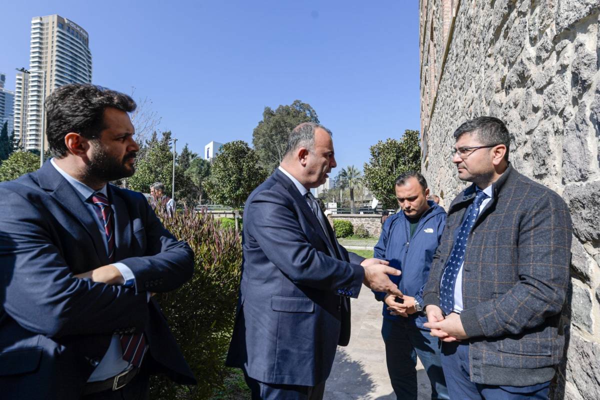 İzmir'de Meslek Fabrikası tahliyesinde gerginlik