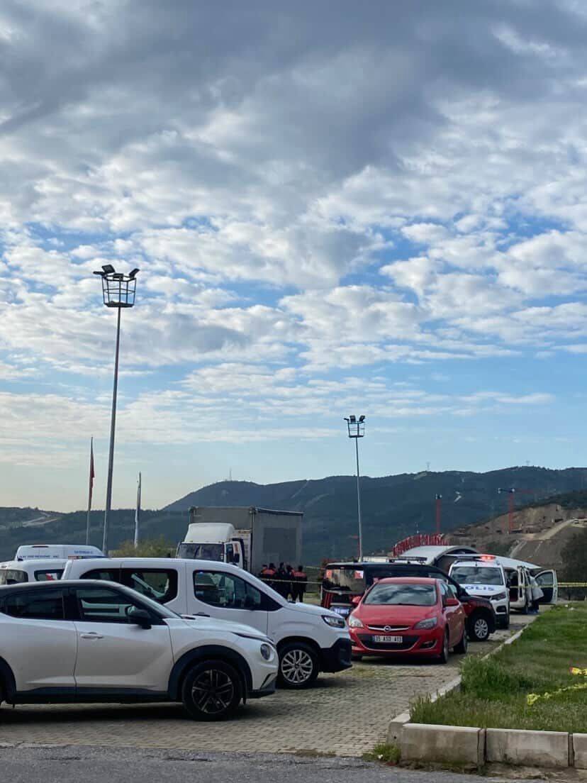 Otomobil içinde kanlı veda