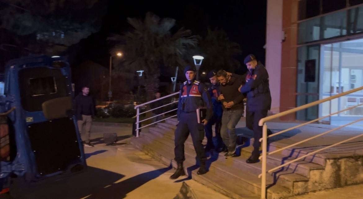 Bayındır’da 3 polisi yaralayan 4 şüpheli tutuklandı