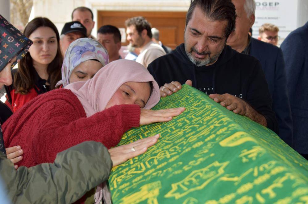 Okul saldırısında ölenler son yolculuğuna uğurlandı