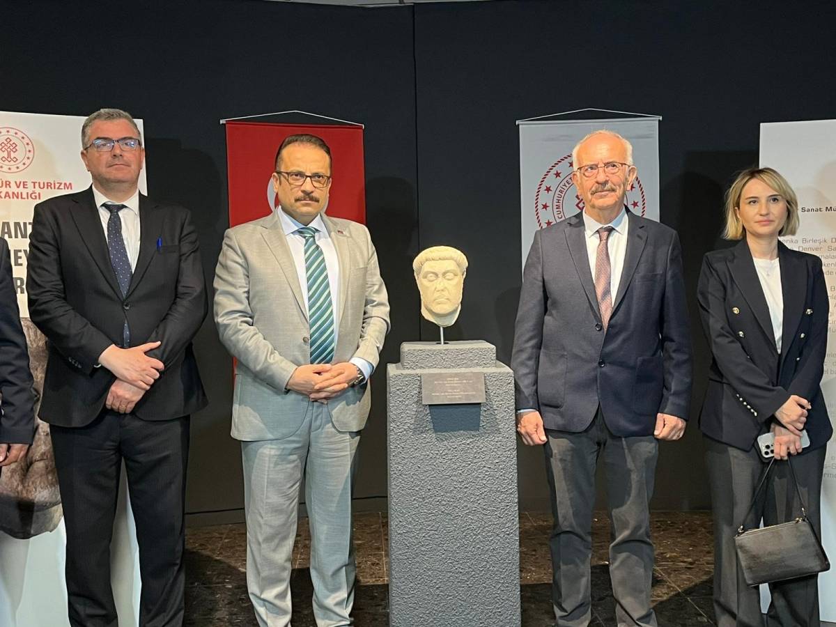 Smyrna kökenli heykel başı İzmir'de sergileniyor