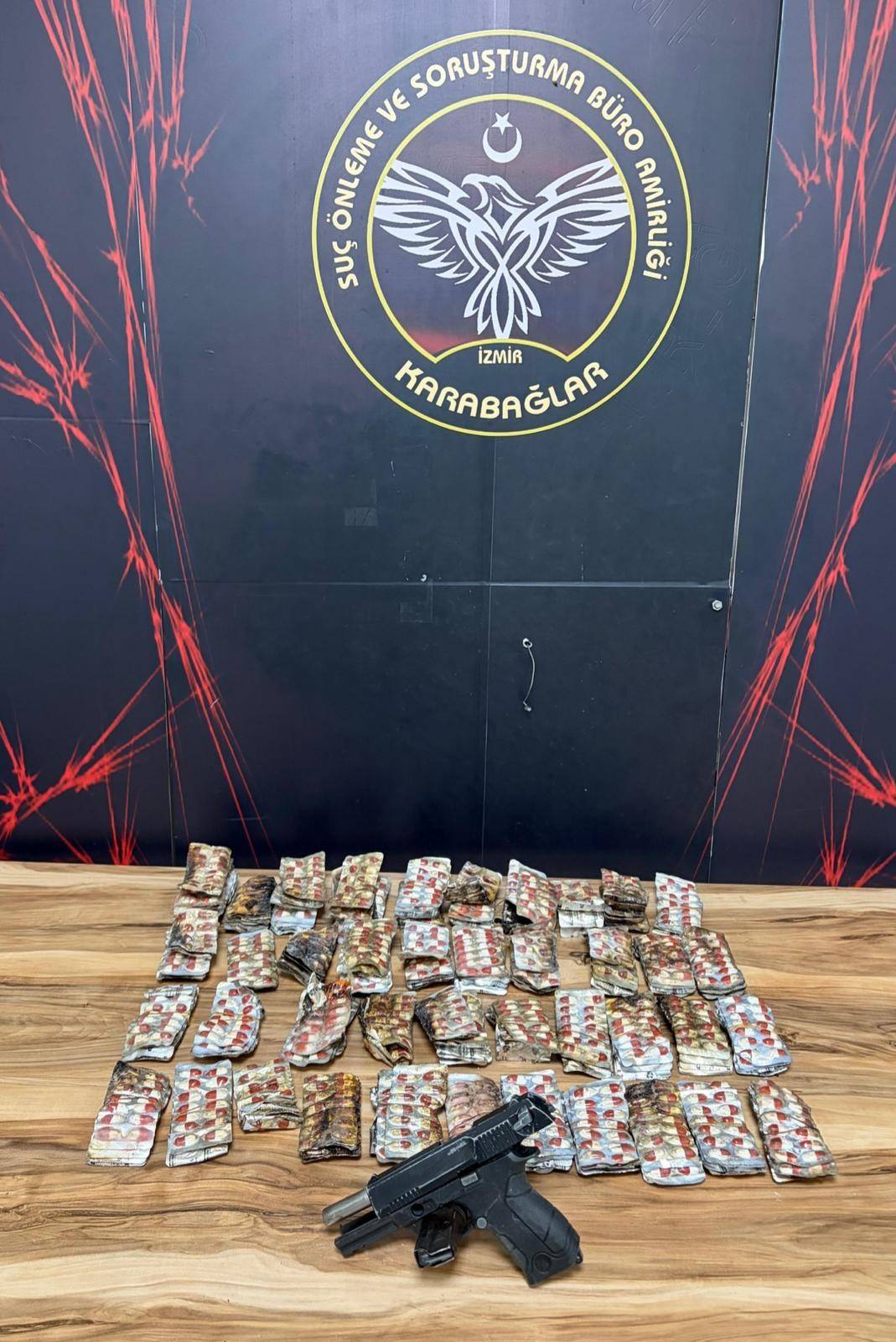 Suç delillerini gizlemek için evi yakan 10 şüpheli yakalandı