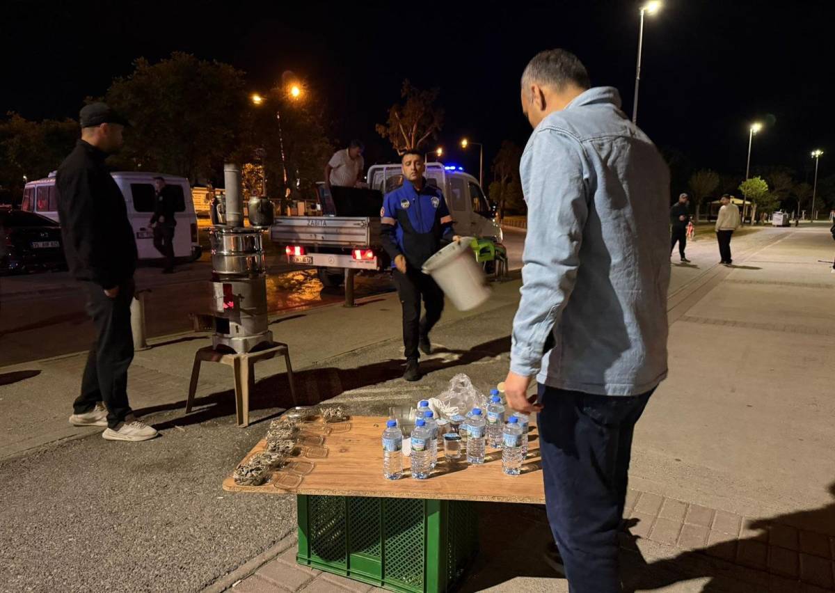 İnciraltı sahilinde denetimler sürüyor