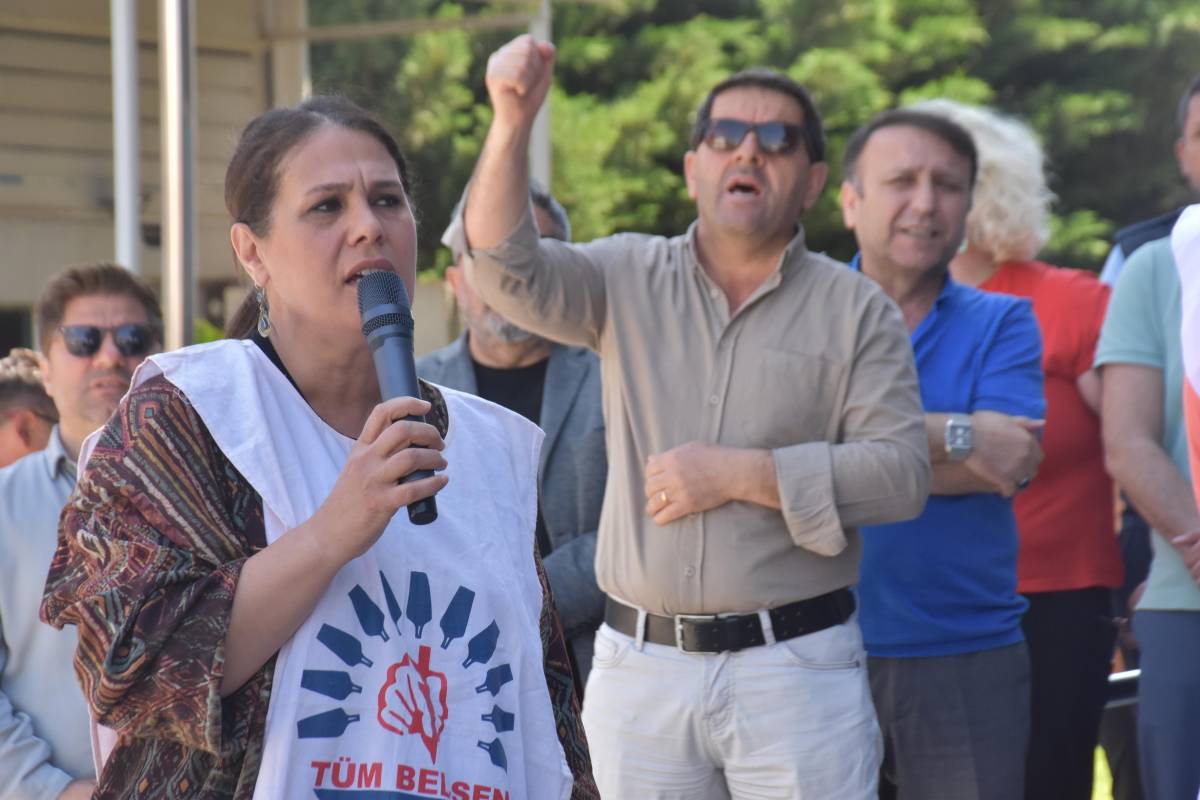 Bayraklı Belediyesi'nde memurların hak arayışı sürüyor