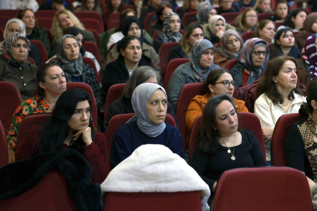 Bayraklı’da Madde Bağımlılığına Karşı Annelerle Farkındalık Eğitimi