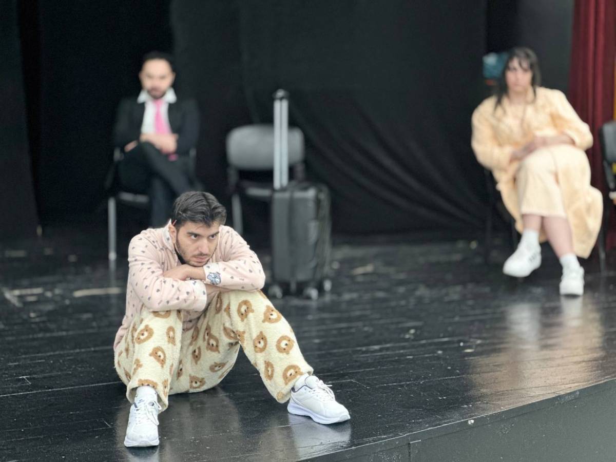 Üniversiteliler tiyatroda buluştu