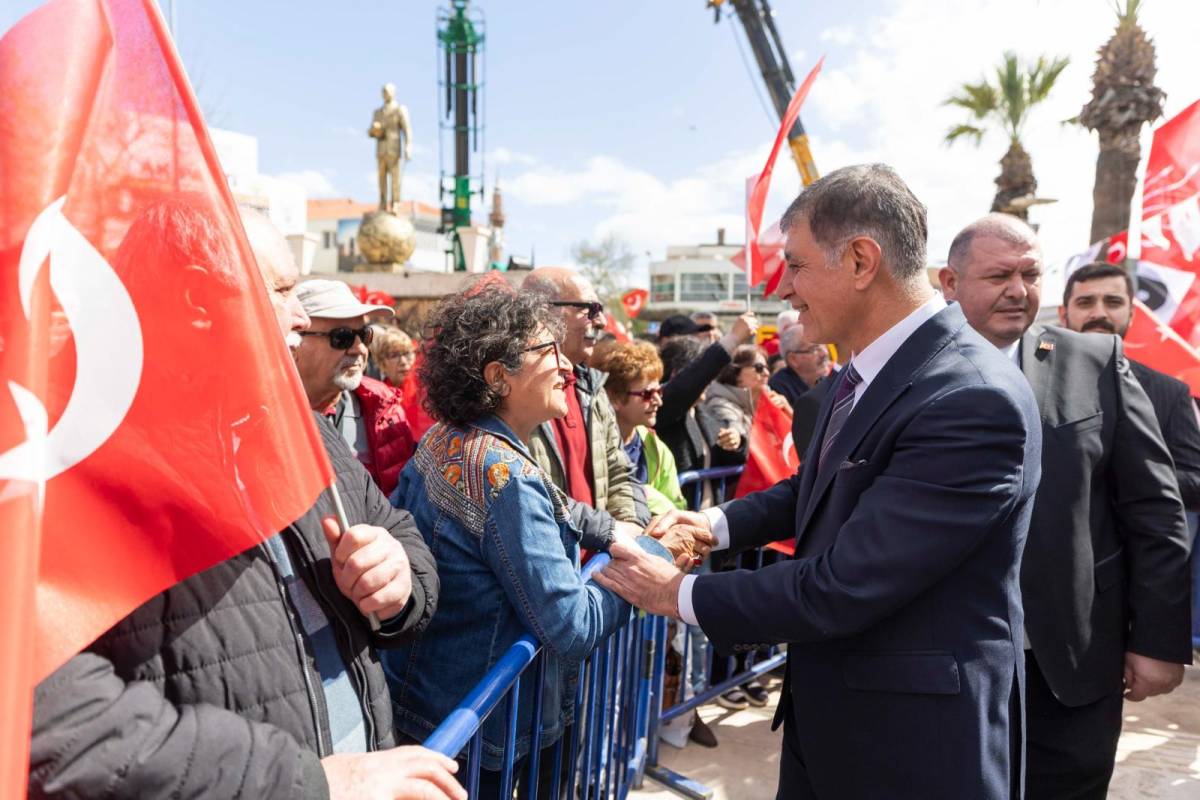 Başkan Tugay: İzmir CHP’li başkanlarıyla hizmetin şehridir