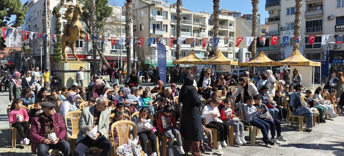 23 Nisan coşkusu gezici sahne ile ilçelere taşındı