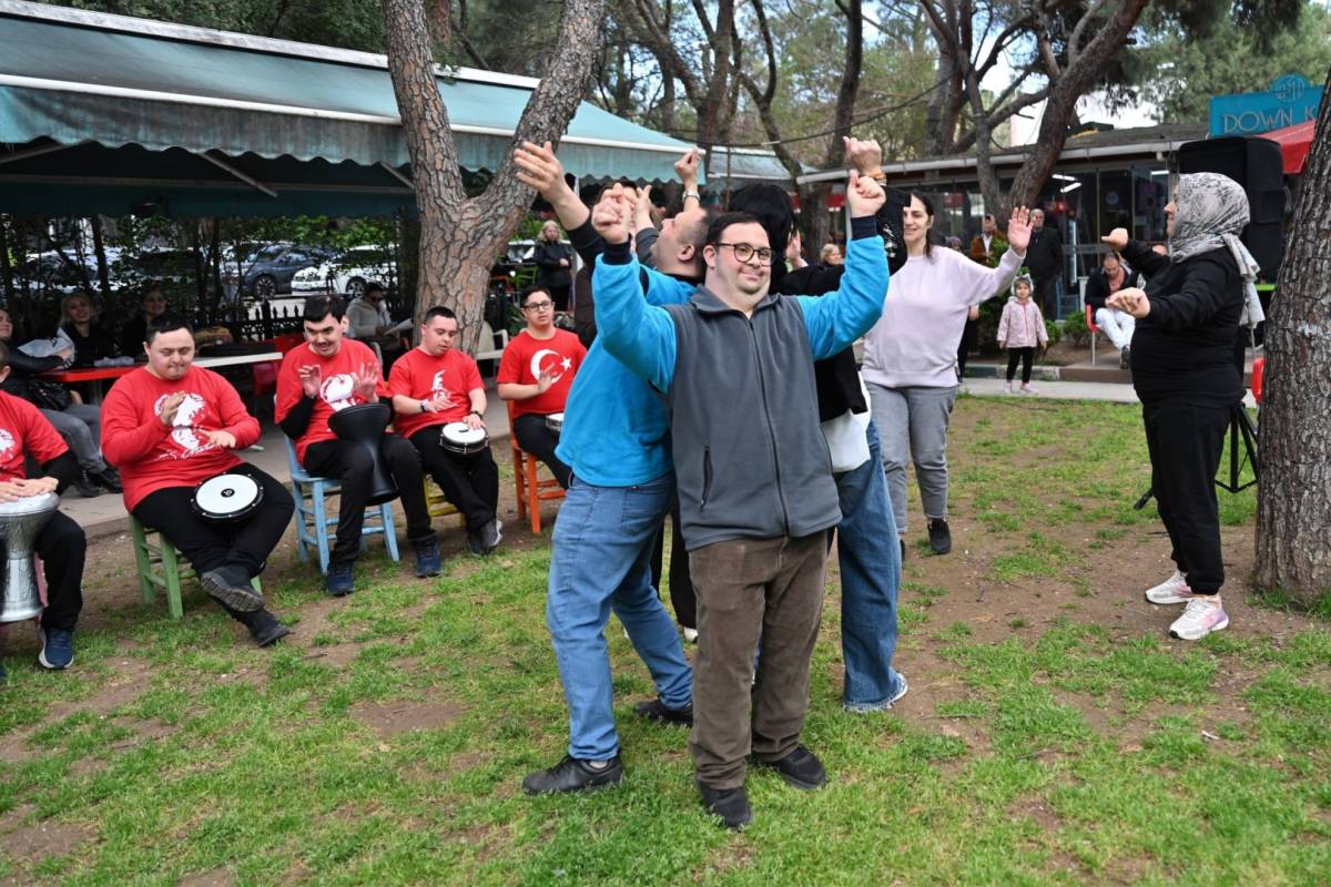 +1 Down Kafe’de anlamlı buluşma