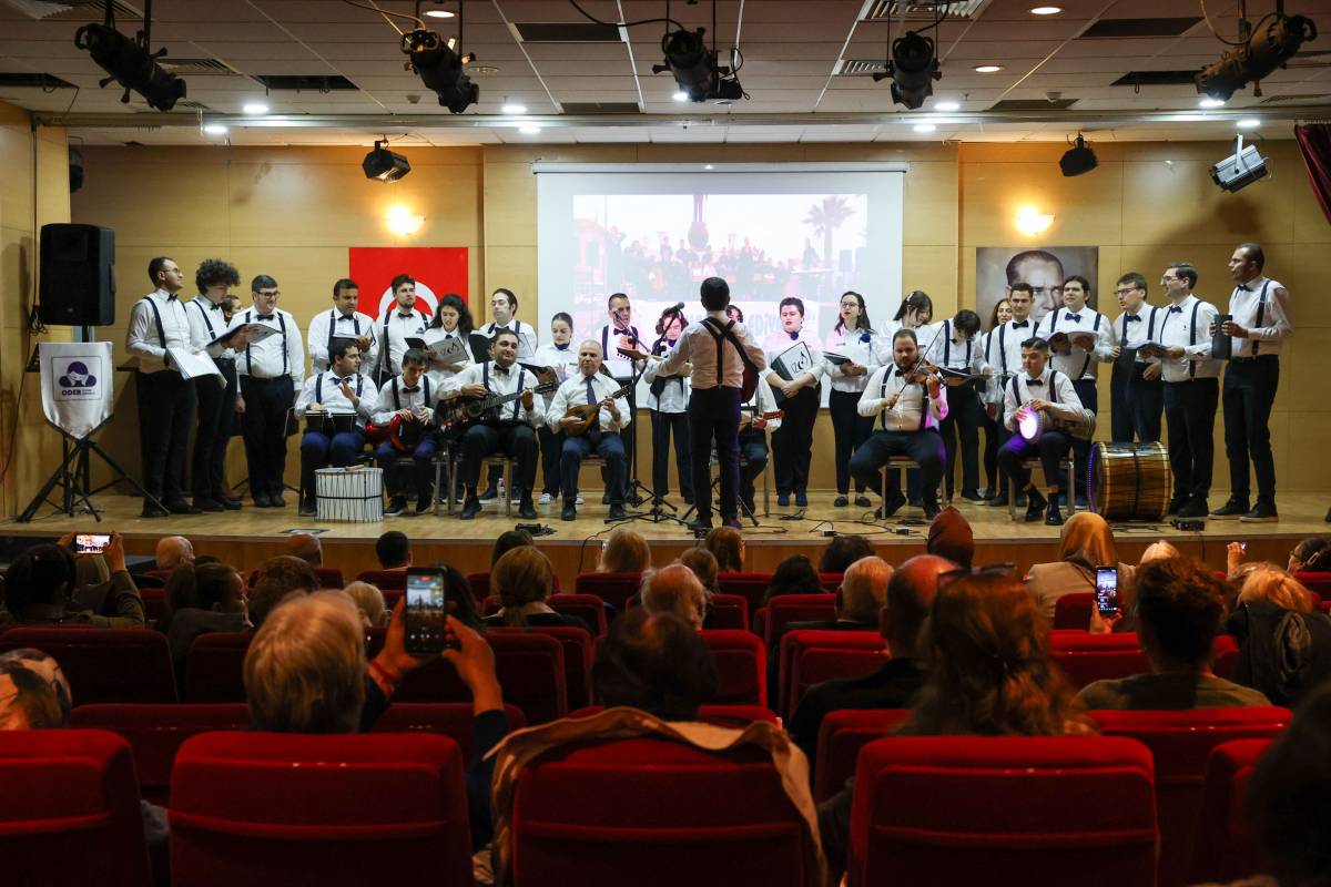 Buca’da notalar farkındalık için yükseldi