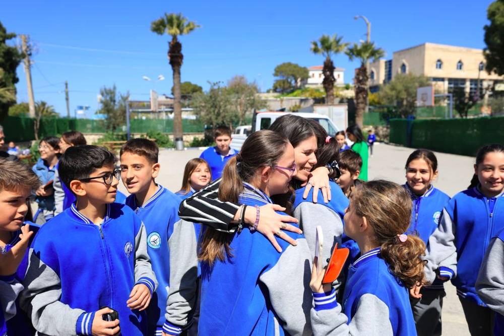 Çeşme Belediyesinden okullara sosyal alan desteği