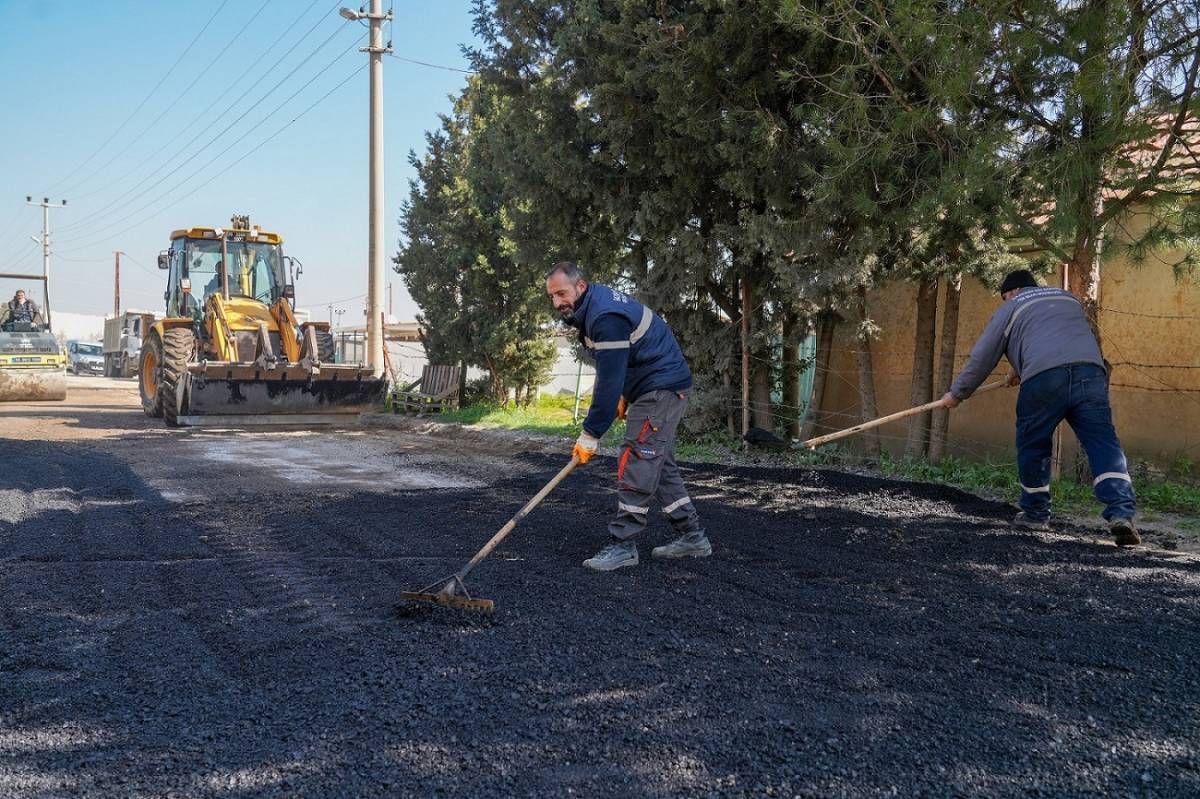 Gaziemir’de yol ve kaldırımlar yenilendi