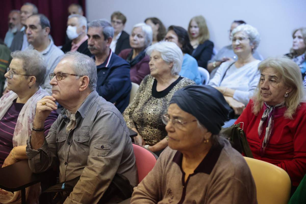 Konak’ın İleri Yaş Merkezi’nde hareketli yaşam semineri