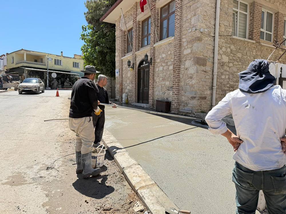 Urla’da Ulaşım Hamlesi: Her Mahallede Yoğun Mesai