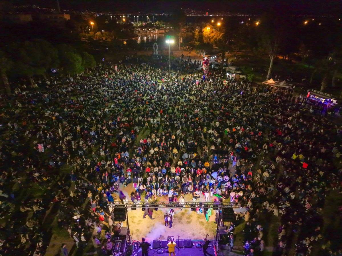 Karşıyaka’da Hıdırellez ateşi yandı