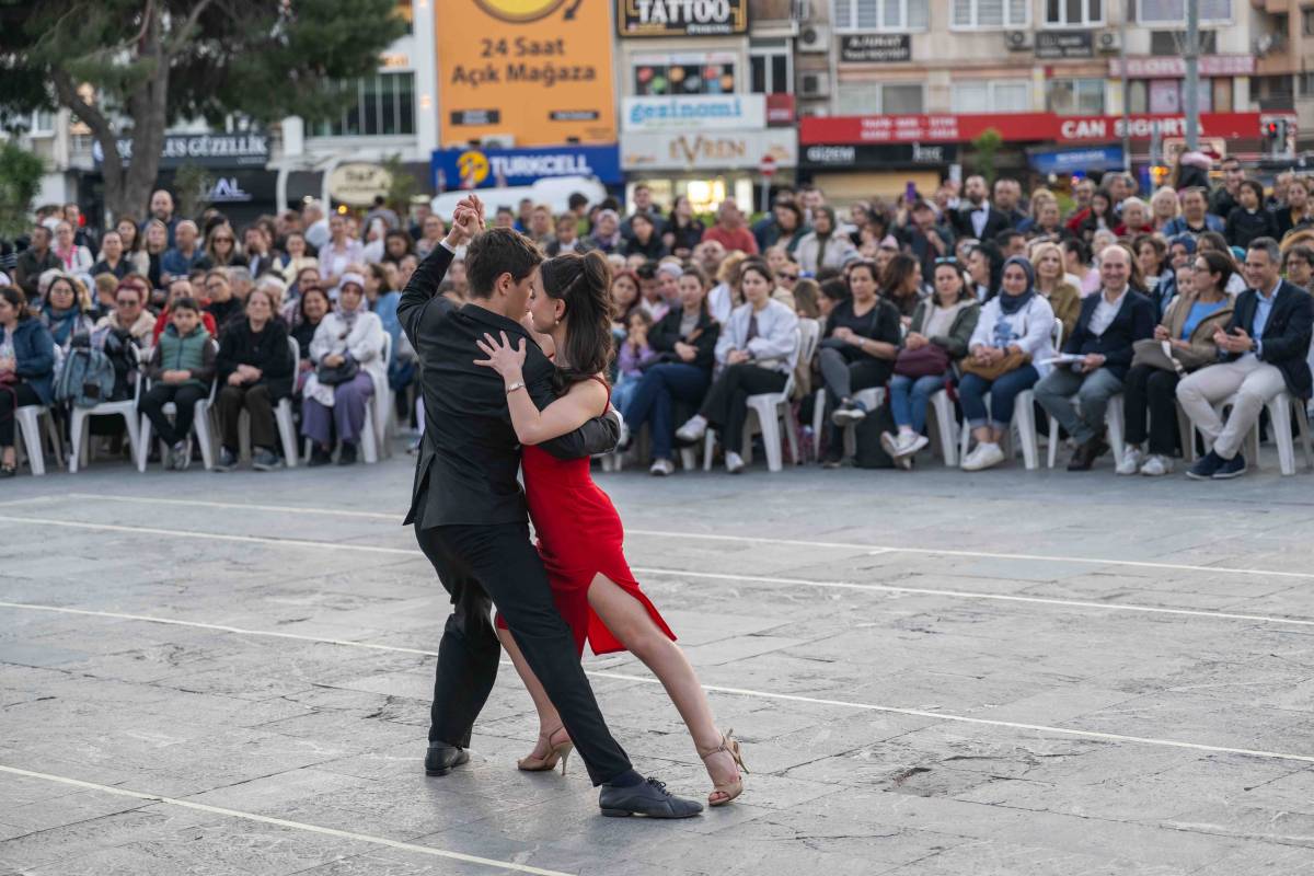 Bornova’da Dünya Dans Günü Kutlaması