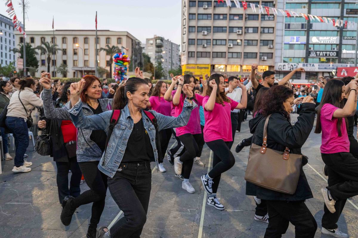 Bornova’da Dünya Dans Günü Kutlaması