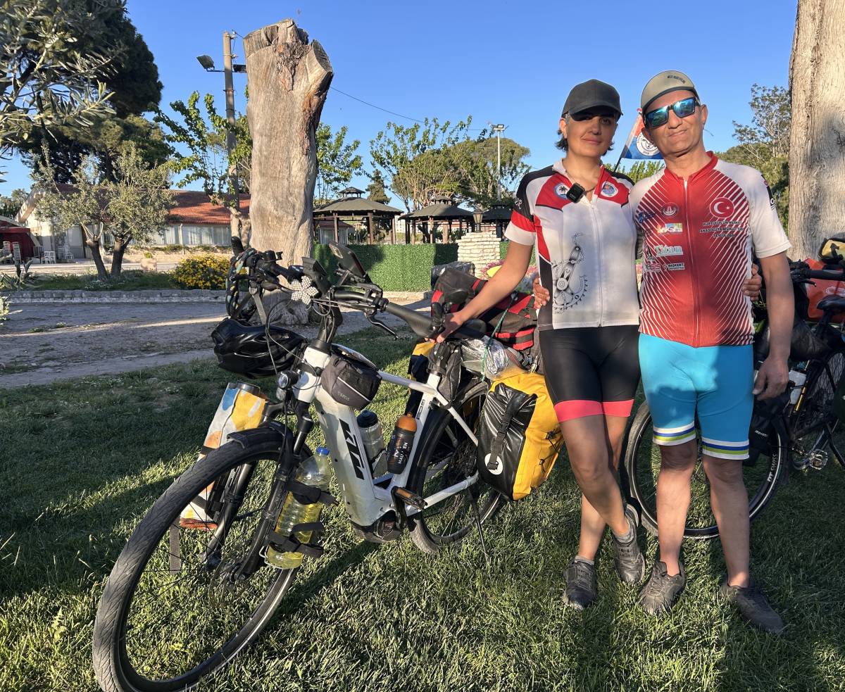 Festival için 2 bin kilometre pedal çevirip Bergama'ya geldiler