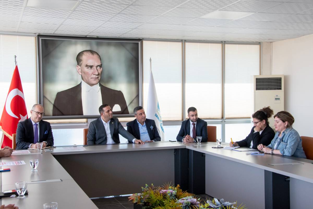 Başkan Erman Uzun'dan muhtarlarla ortak akıl toplantısı