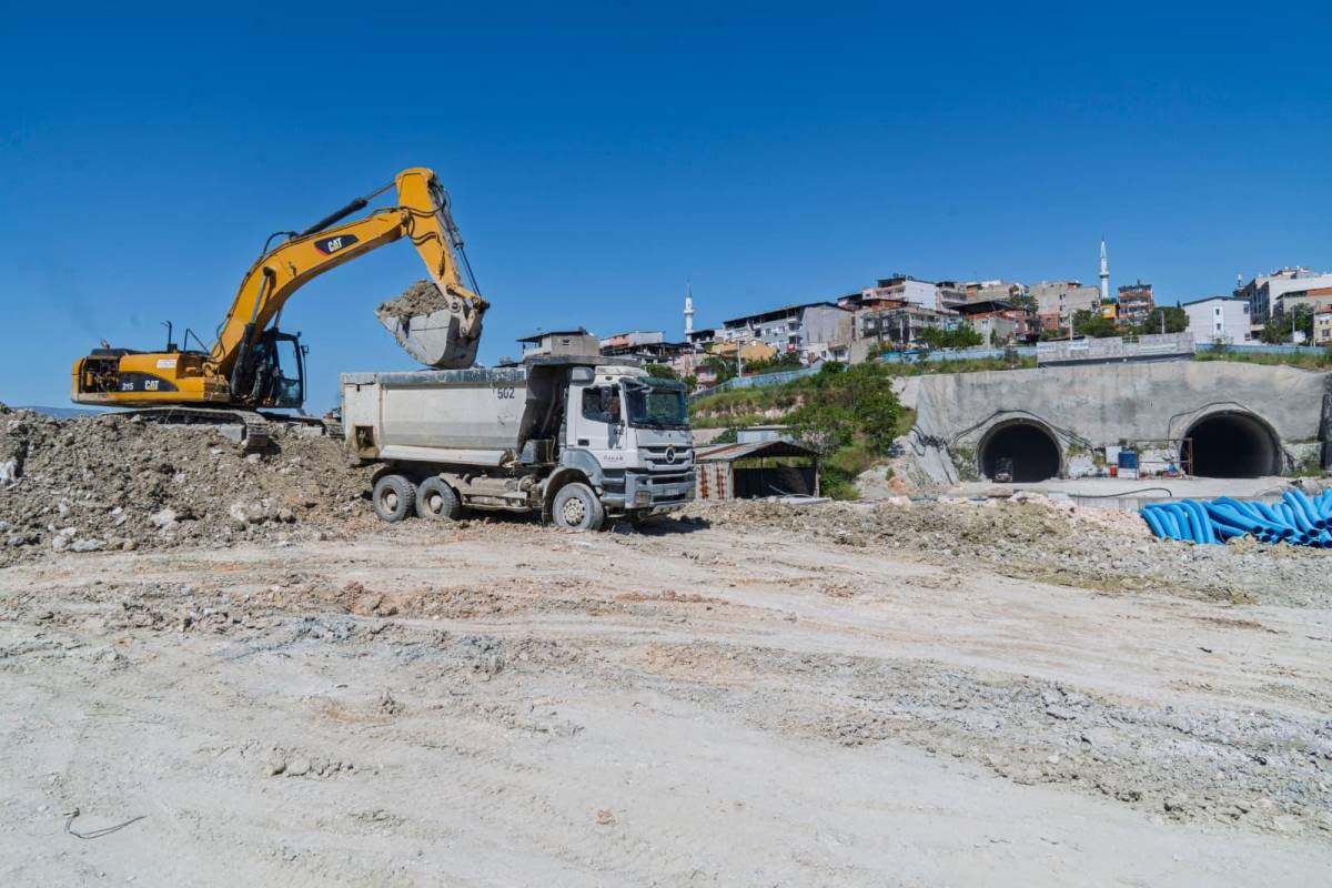 Tugay: 1 milyar doları bulan kredi 2 senedir imza bekliyor