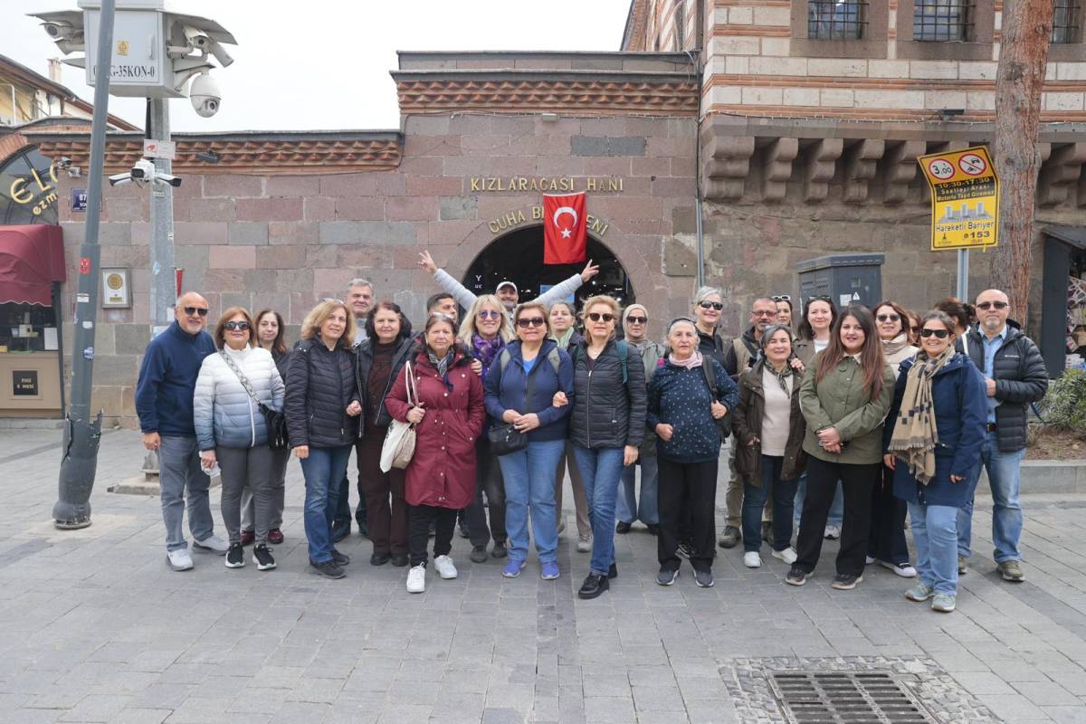 Konak Kültürel Miras Gezileri’yle kenti keşfettiler