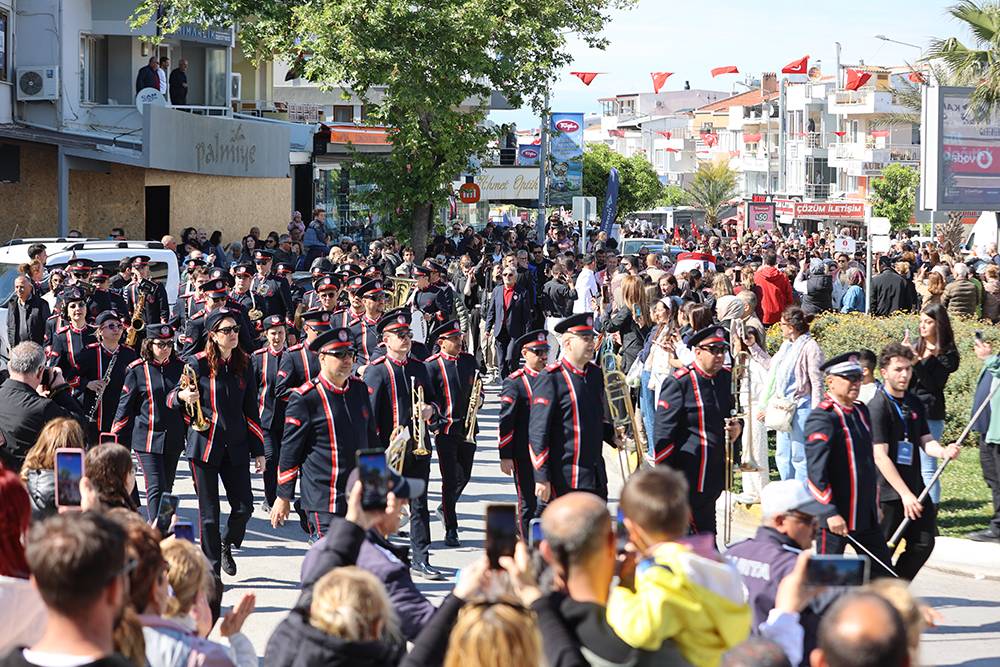 Enginar Festivali Coşkuyla Başladı: Sokaklar Şölene Döndü